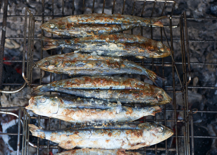 Chargrilled barbecue sardines