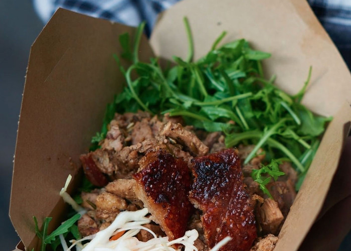 Roast hog lunch box with crackling